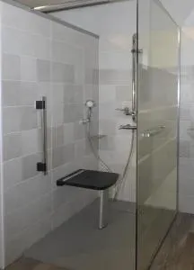 Salle de bain PMR à Commercy